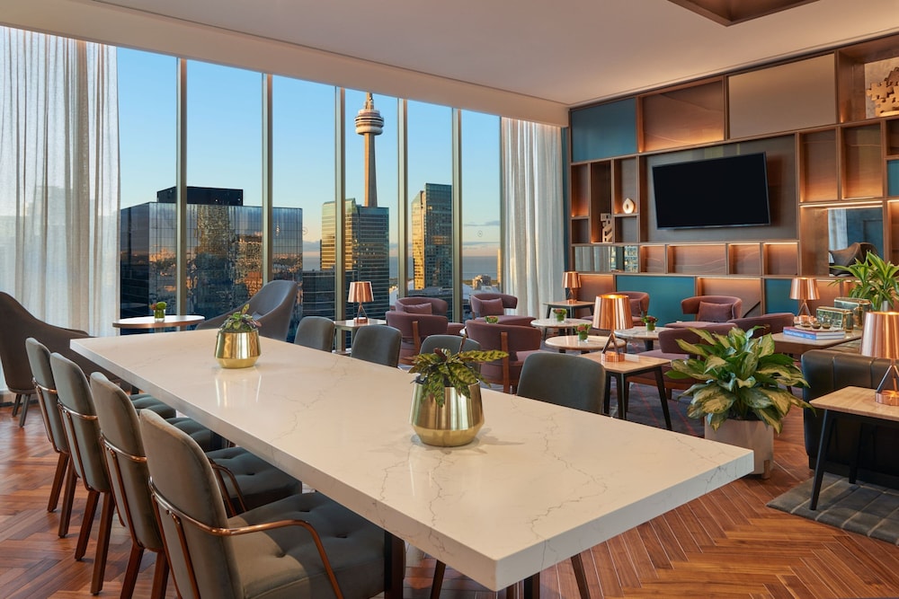 Club Suite, 1 Bedroom - Photo 18