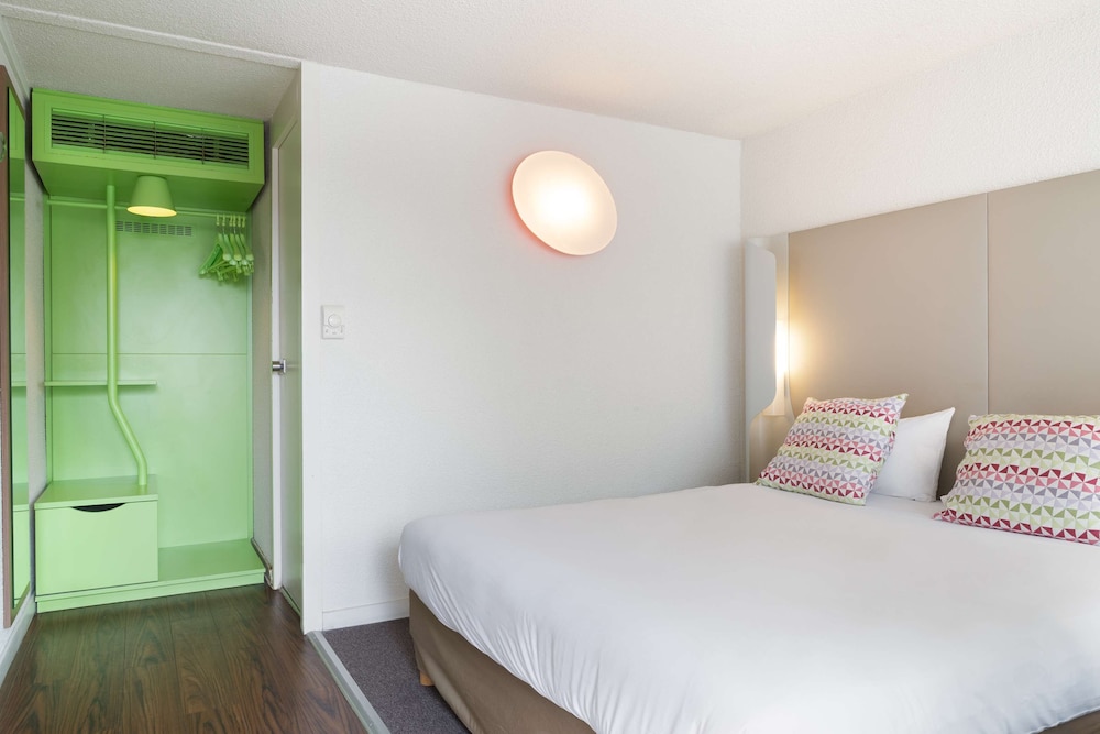 Standard Room, Multiple Beds - Photo 2