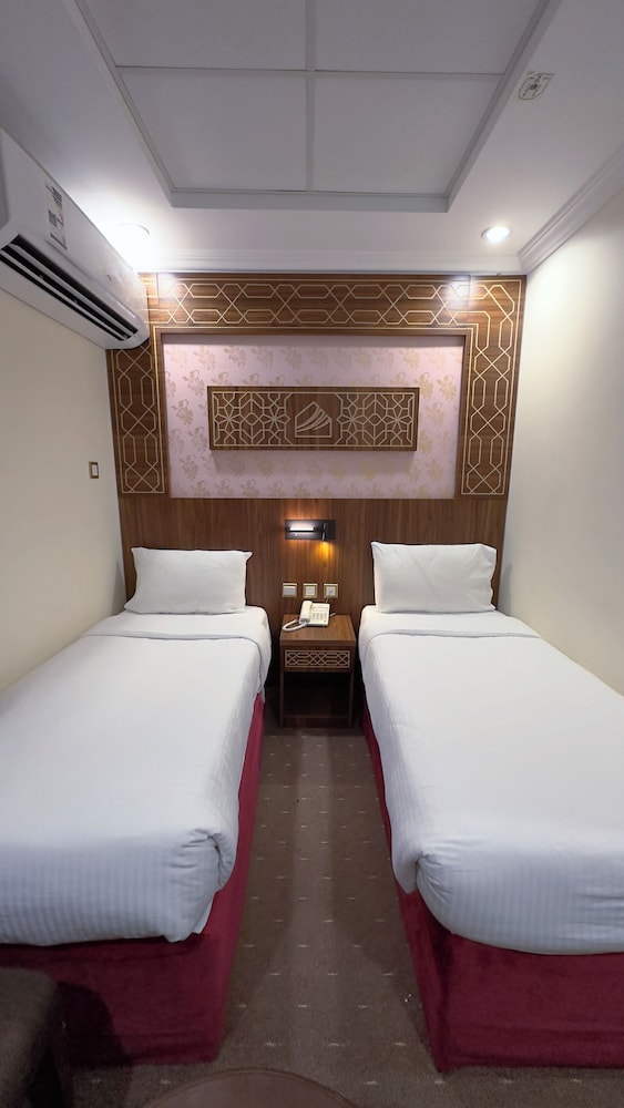 Twin Room - Photo 1