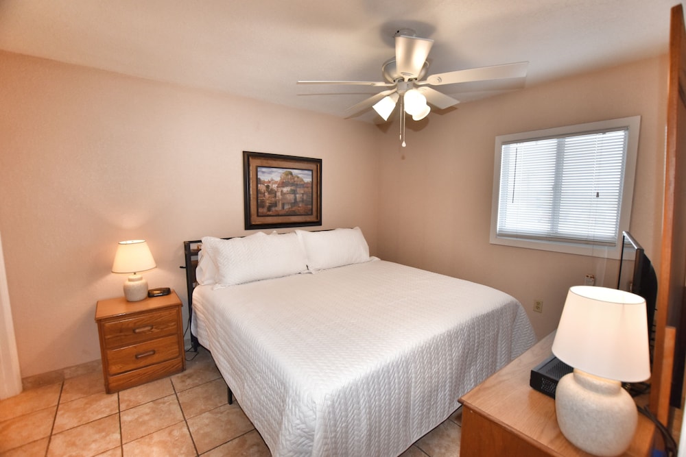 Condo, 1 Bedroom