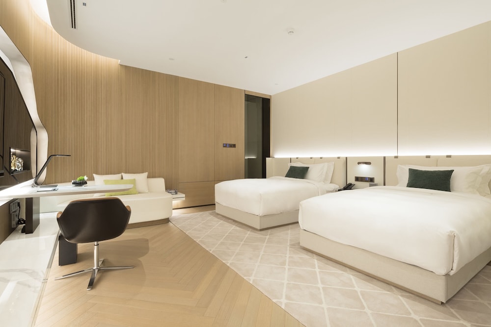 Luxury Twin Room, Non Smoking, No Windows photo 1