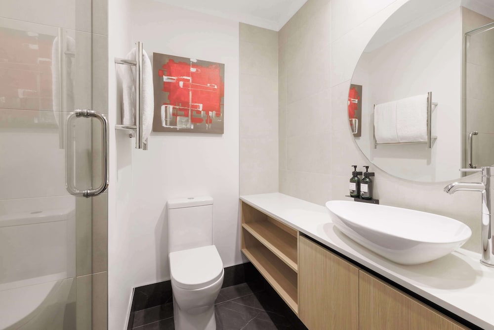 One Bedroom Apartment - Photo 3