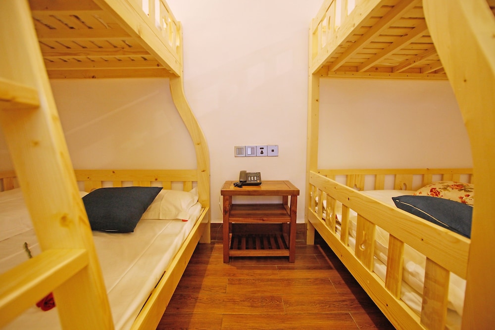 Shared Dormitory, Women only photo 1