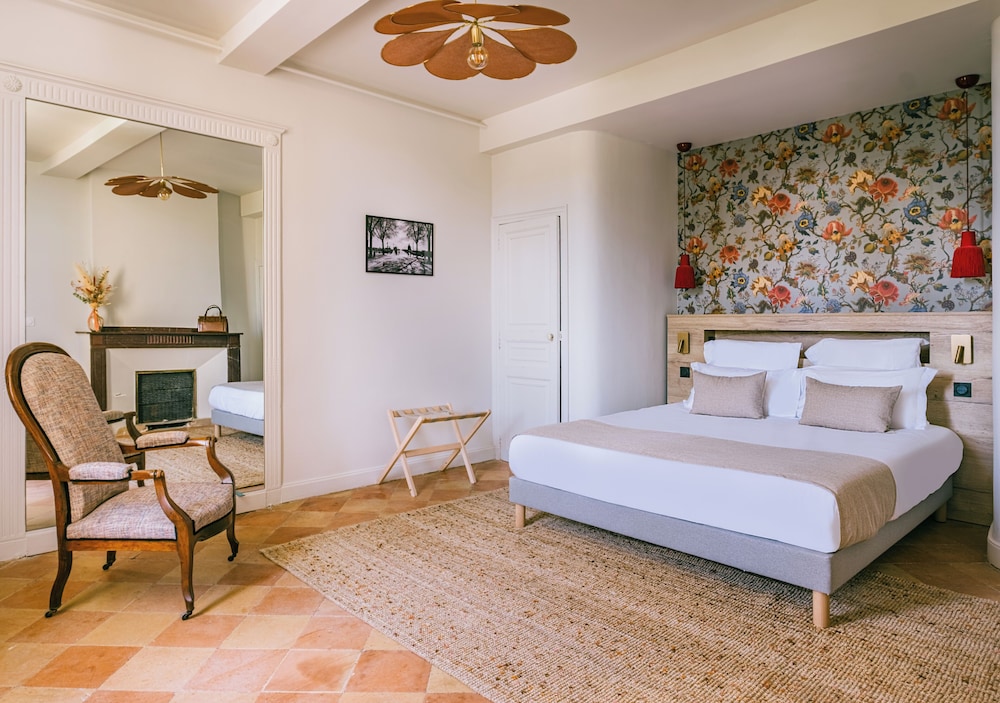 Deluxe Suite photo 1