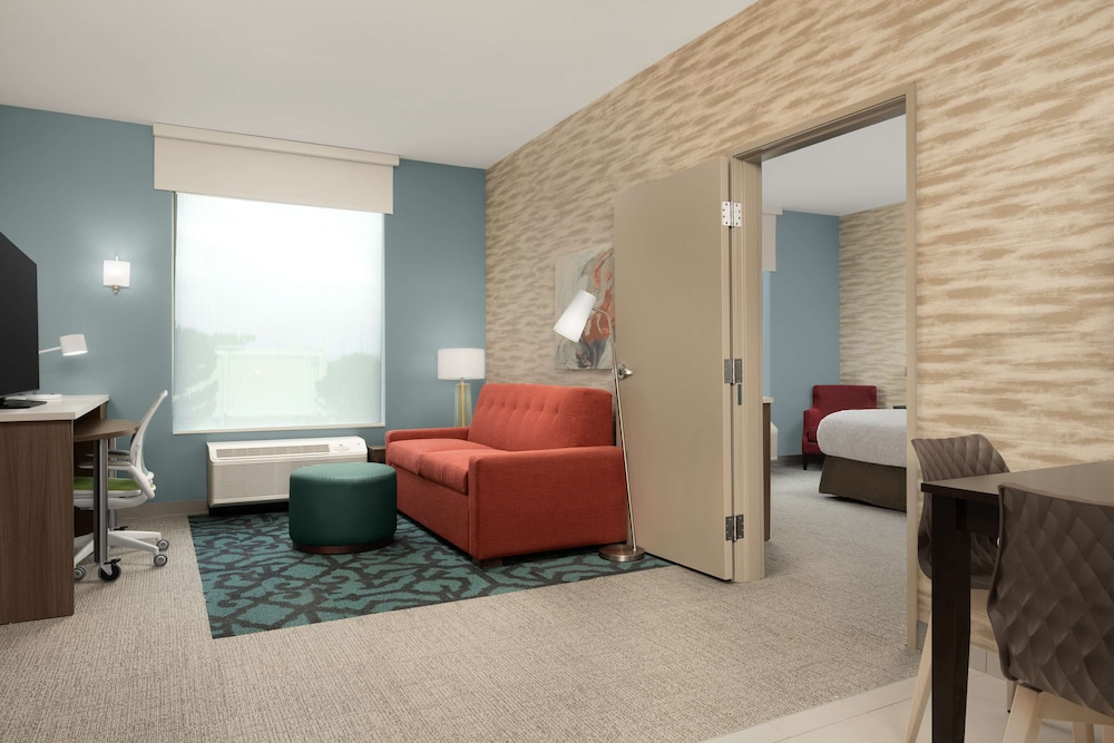 Suite, 1 King Bed (Hearing) - Photo 4