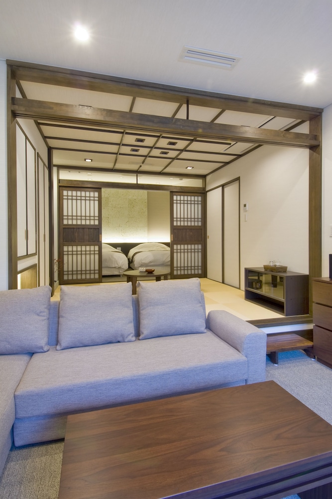 Deluxe Suite  with Open-air Bath, 2 Bedrooms, Annex Building photo 3