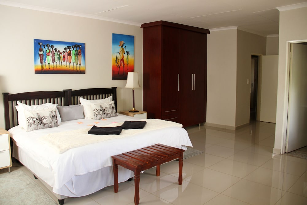 Deluxe Suite (Deluxe Room) photo 1