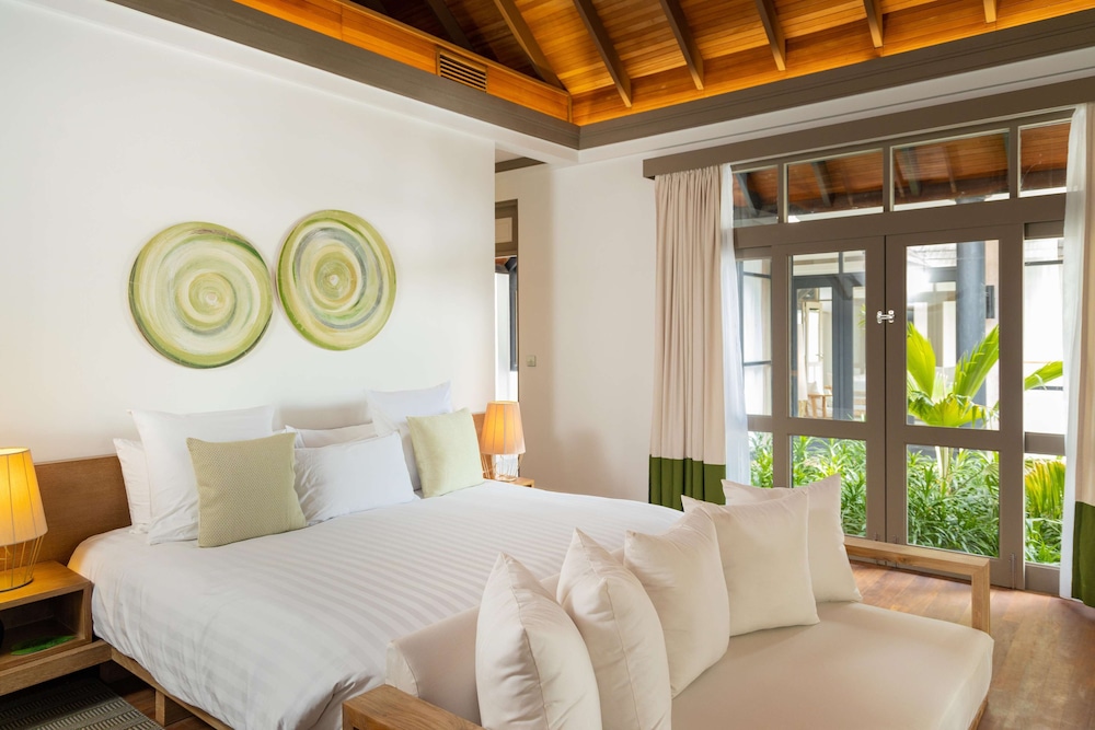 2 Bedroom Beach Pool Residence I Complimentary Seaplane for 5 nights I One Premium Experience photo 3