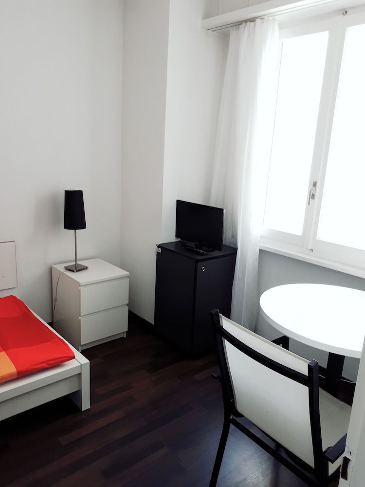 Single Room photo 3
