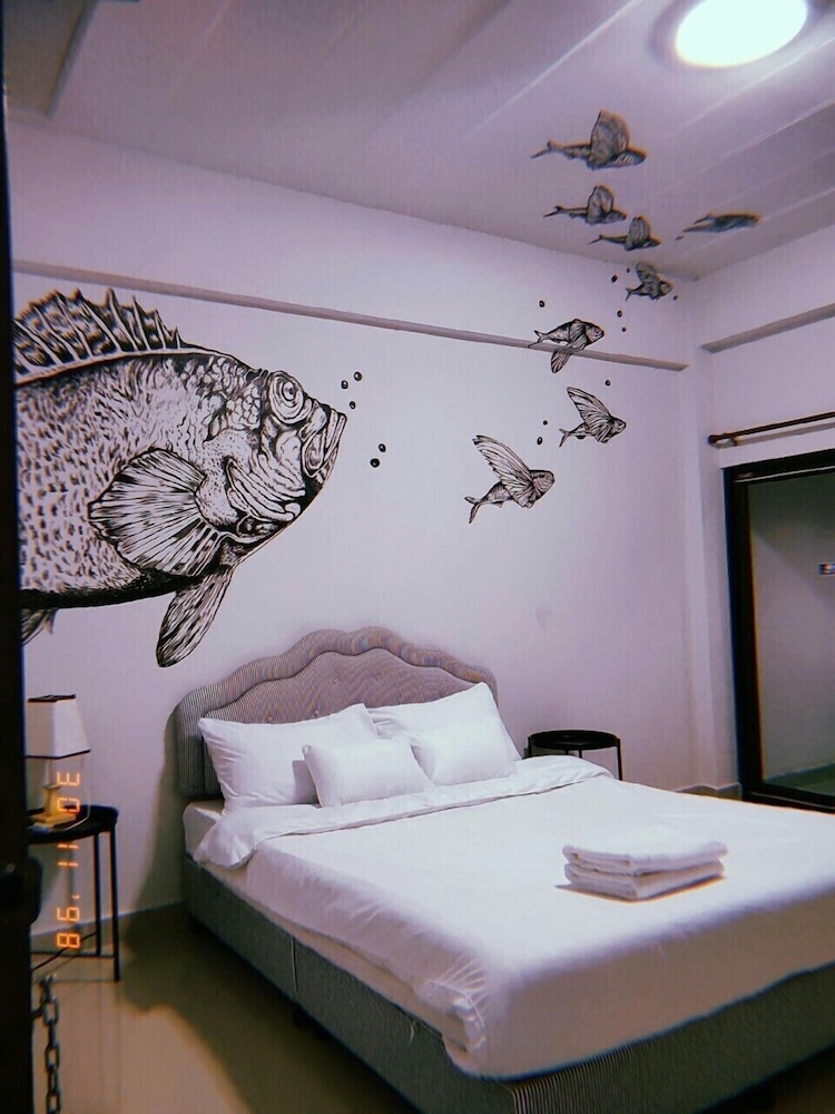 Standard Studio, 1 Queen Bed photo 3