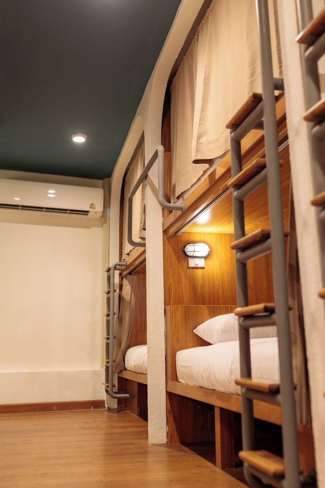 Standard Shared Dormitory, Women Only, Non Smoking photo 2