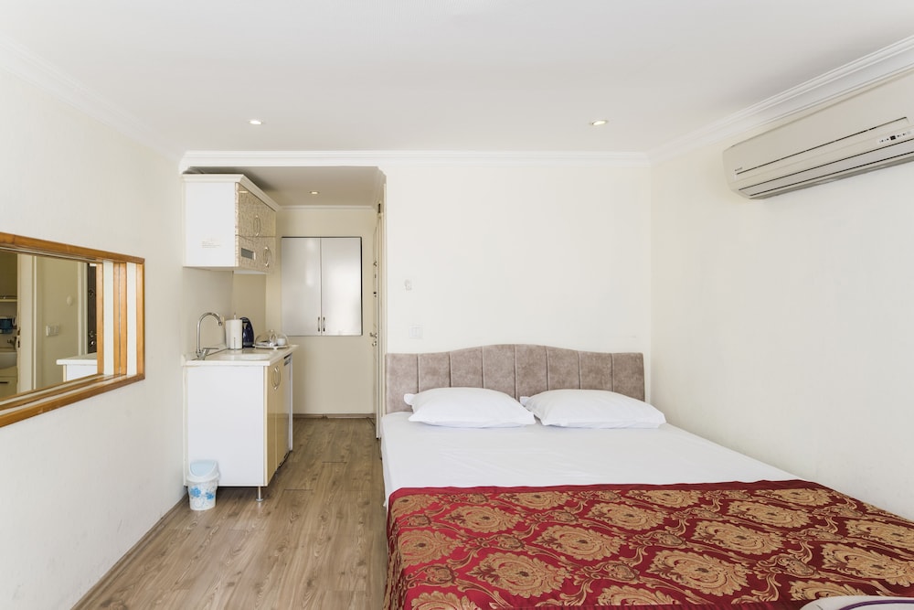 Superior Studio, City View