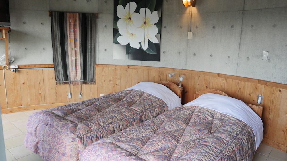 Premium Quadruple Room, 3 Twin Beds, Non Smoking, Sea View photo 3