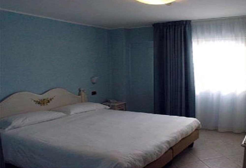 Double room with window photo 3