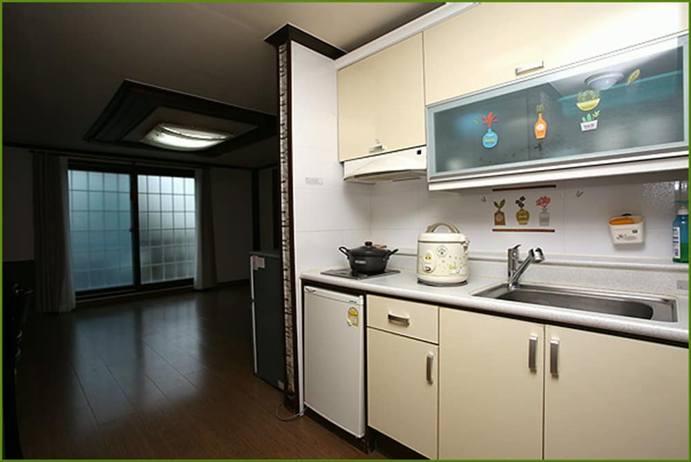 Studio Ondol Room photo 2
