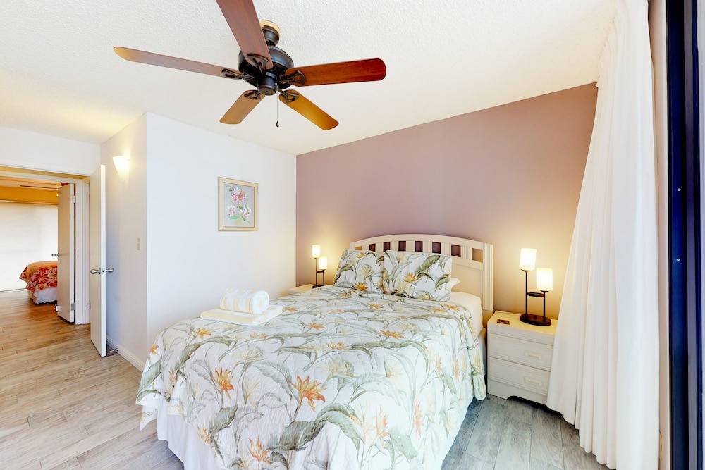 Condo, 2 Bedrooms photo 3