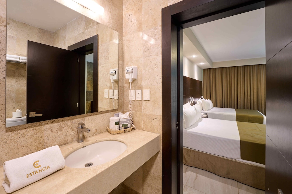 Executive Suite, Multiple Beds, Refrigerator, photo 6