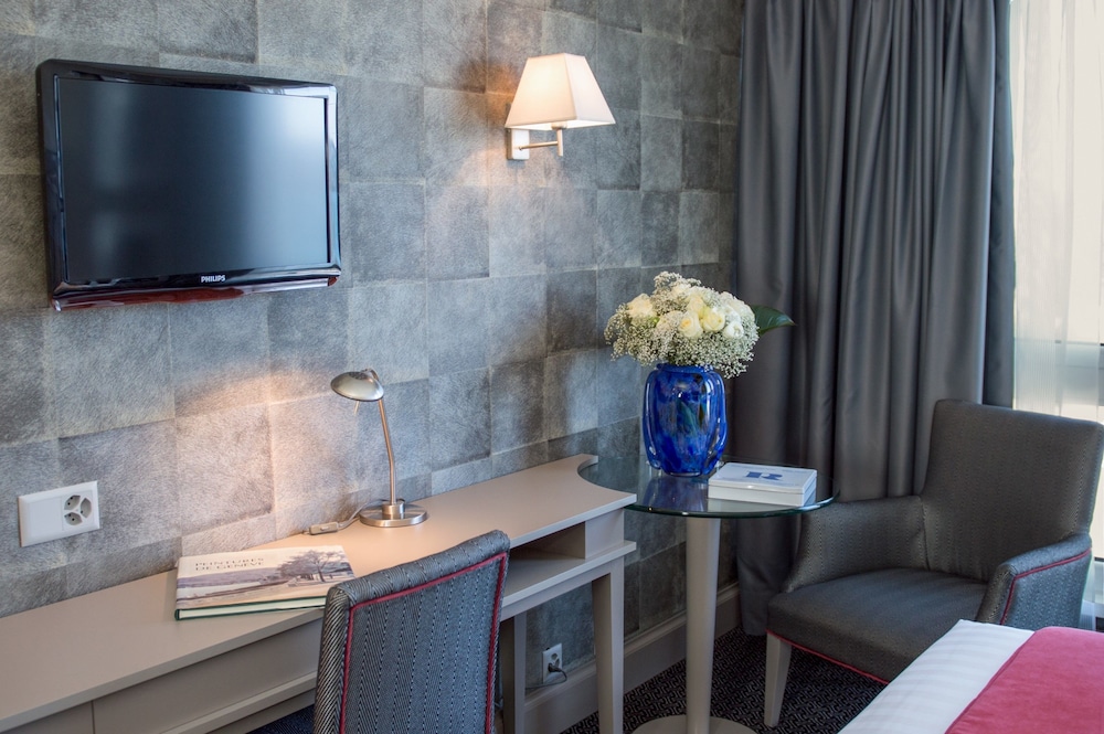 Executive Room - Photo 2