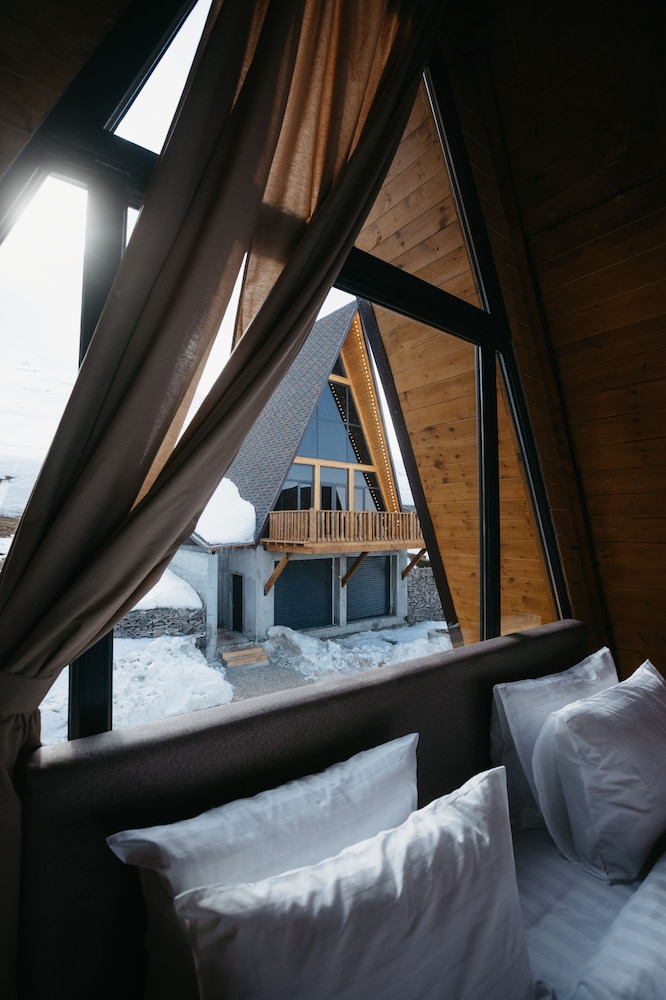 Deluxe Chalet photo 2