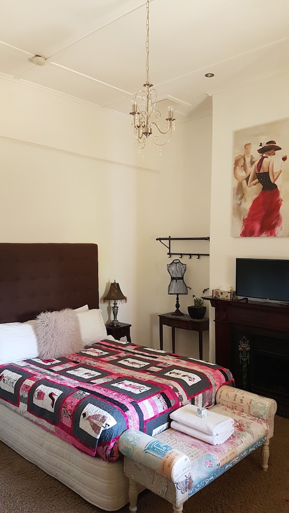 Suite, 1 Queen Bed photo 1