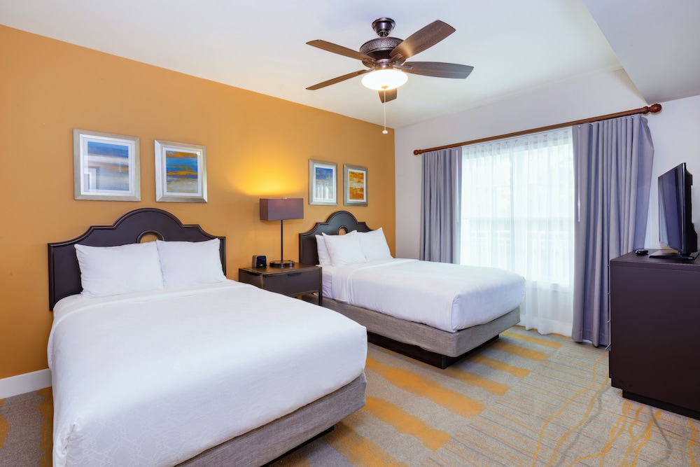 3BD - Three Bedroom Deluxe Sleeps 8