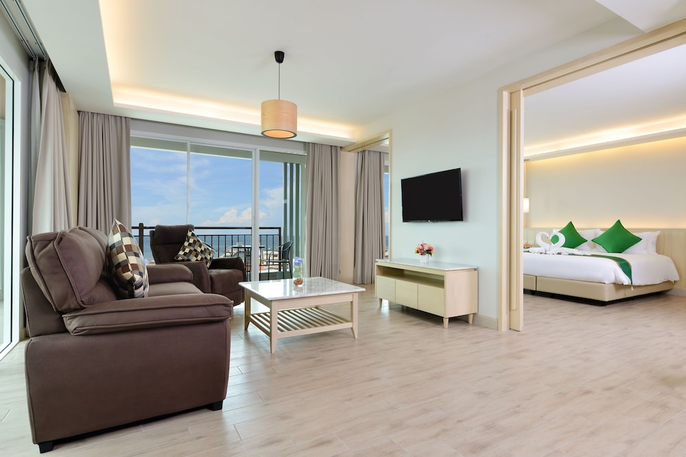 King Suite with Sea View photo 1