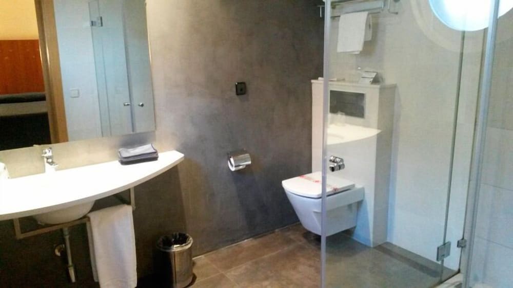 Double Room Single Use - Photo 14