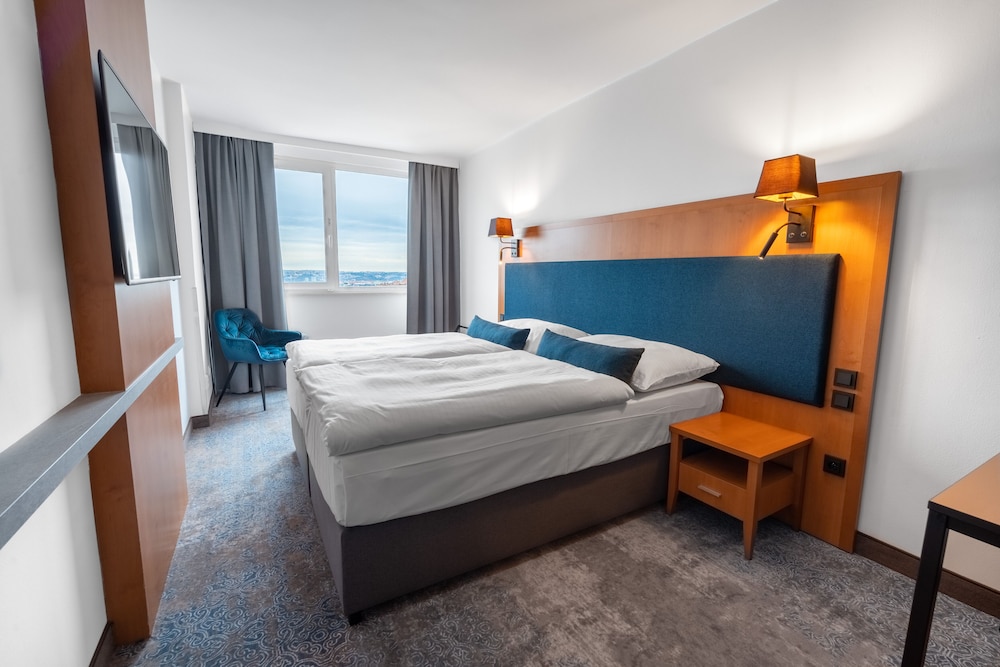 Classic Double or Twin Room, Pool Access - Photo 1
