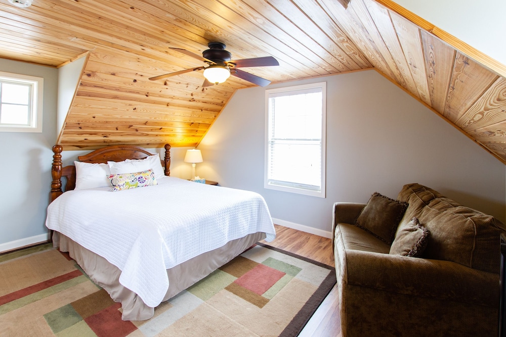 Standard Room, Multiple Beds, Non Smoking (Mountain View Villas 6 Person Villa) photo 3