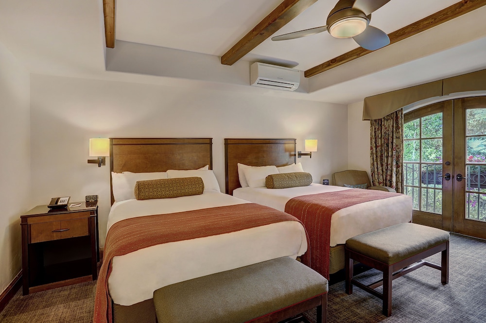 Room, 2 Double Beds, Fireplace - Photo 4
