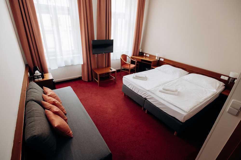 Standard Triple Room - Photo 2
