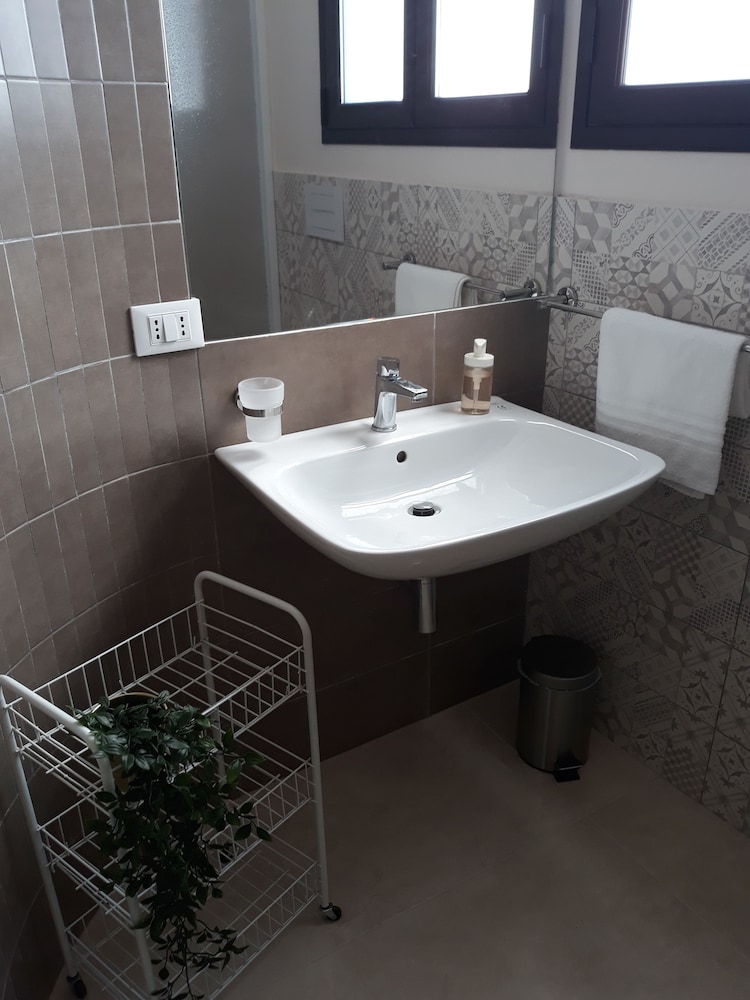 Exclusive Triple Room, Balcony, City View photo 3