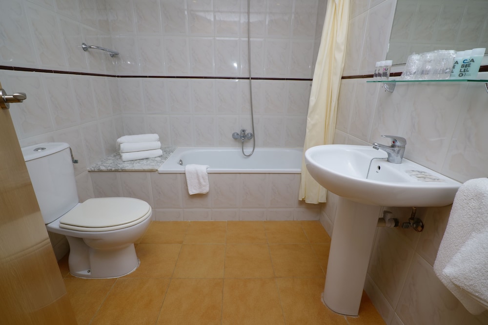 Triple Room (Triple Interior) - Photo 2