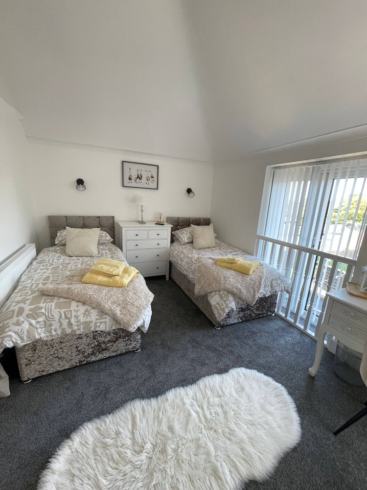 Staysolihull, Large Spacious Corner House,, 사진 26