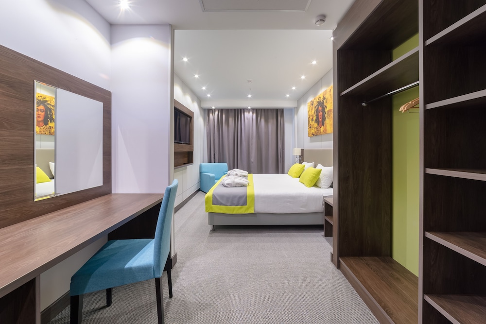 Luxury Apartment photo 3