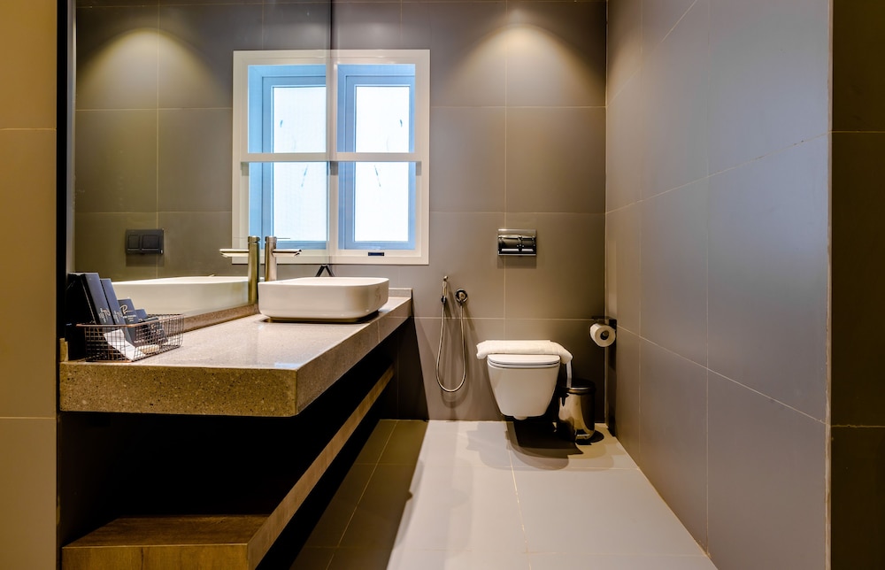 Luxury Suite - Photo 4