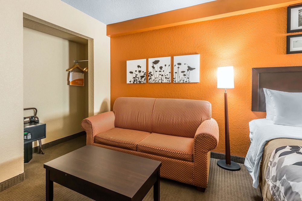 Standard Room, 2 Queen Beds, Non Smoking - Photo 6