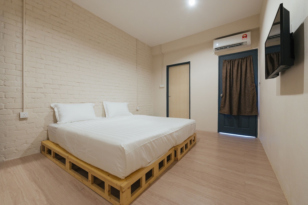 Twin Room - Photo 6