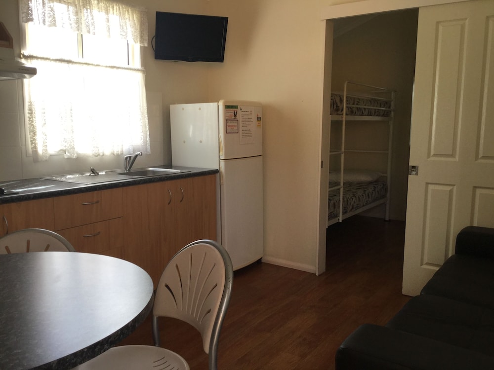 Deluxe Suite, 1 Bedroom, Non Smoking, Kitchen (Deluxe1 BRM rated 4 STAR) photo 3