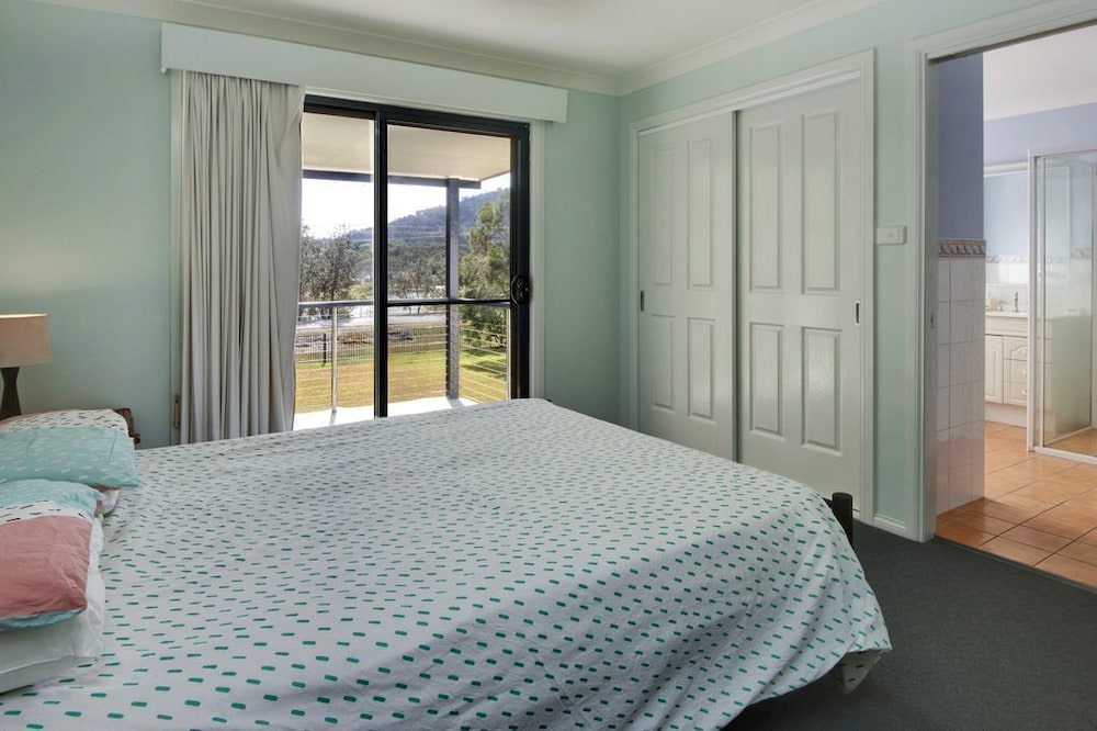 Basic Apartment, 3 Bedrooms photo 1