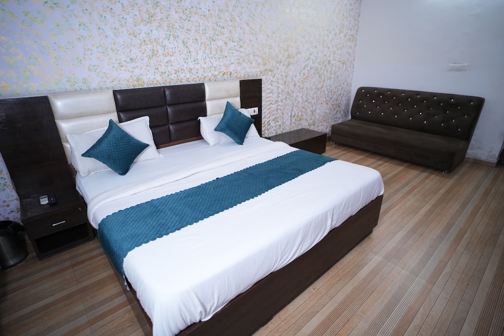 Royal Studio Suite