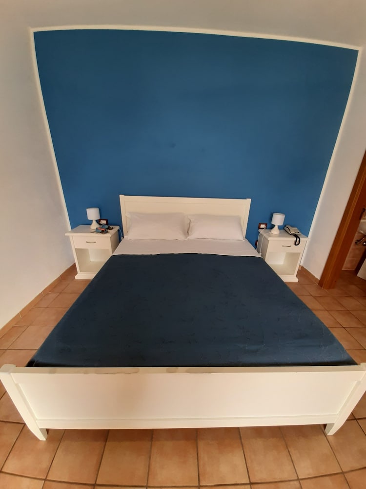 Deluxe Double Room - Photo 9