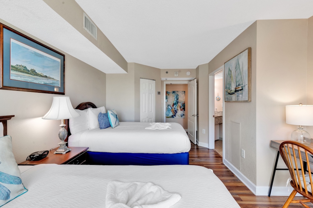 Executive Condo, 2 Bedrooms, Ocean View, Oceanfront photo 3