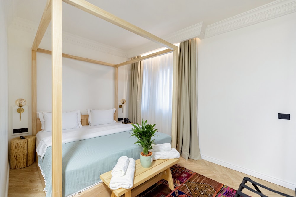 Deluxe Single Room