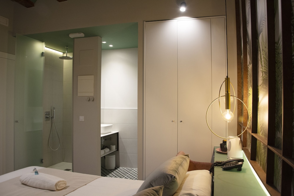 Double Room, Hot Tub - Photo 6