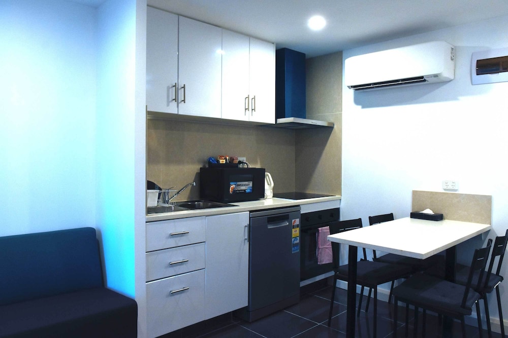 2 Bedroom Apartment - Photo 3