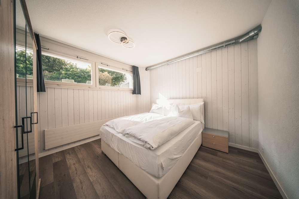 Flow Suite Family Room E20 - Photo 9