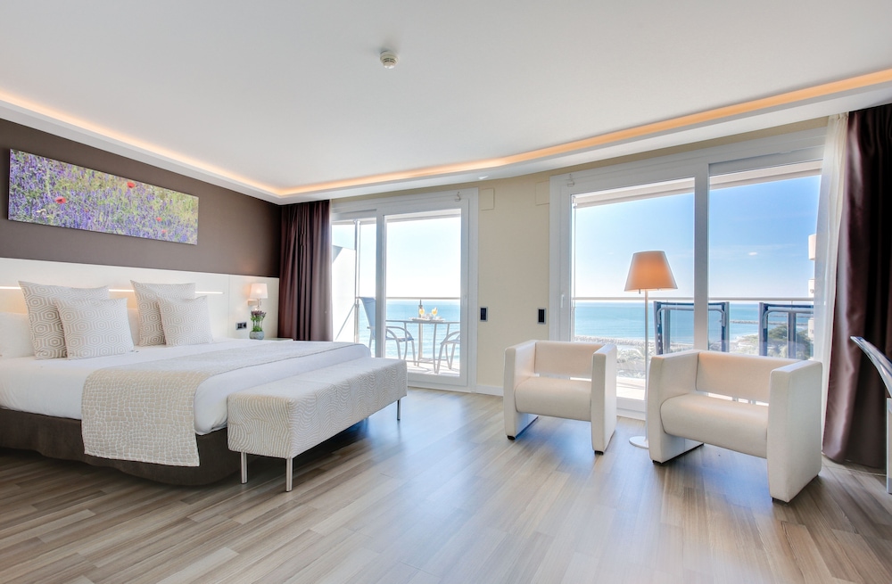 Junior Suite, Terrace, Partial Sea View (Single Use)