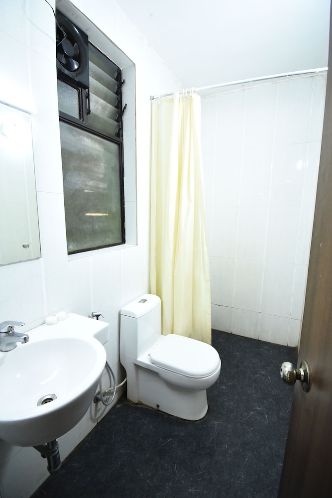Deluxe Quadruple Room photo 3