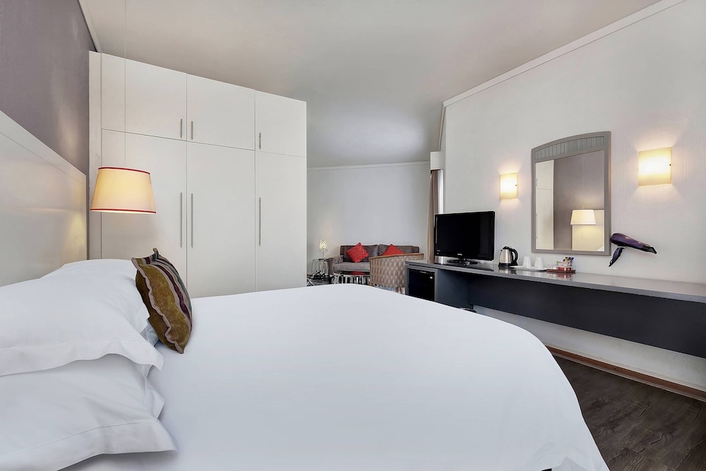 Executive Room, 1 Queen Bed - Photo 3